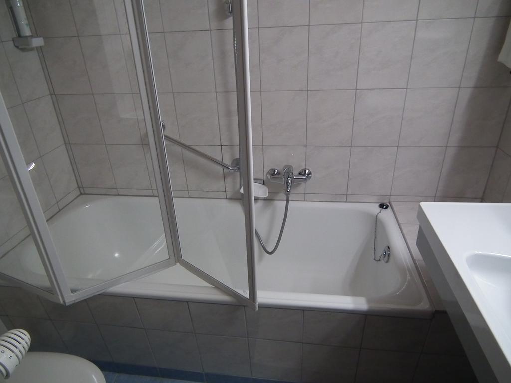Hotel Die Traube Admont Bagian luar foto