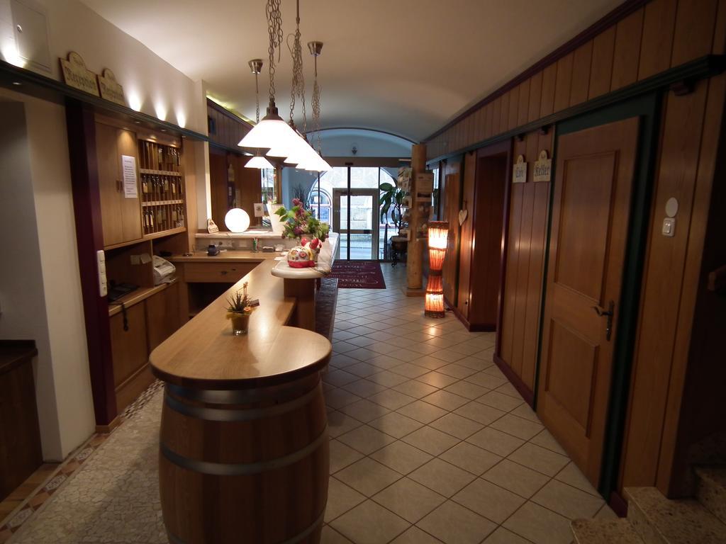 Hotel Die Traube Admont Bagian luar foto