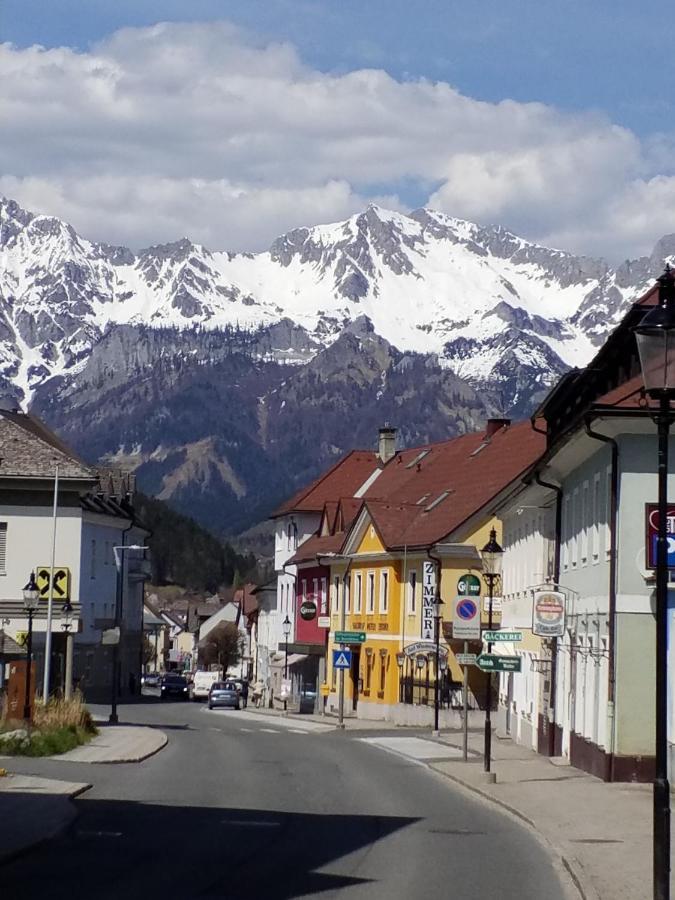 Hotel Die Traube Admont Bagian luar foto