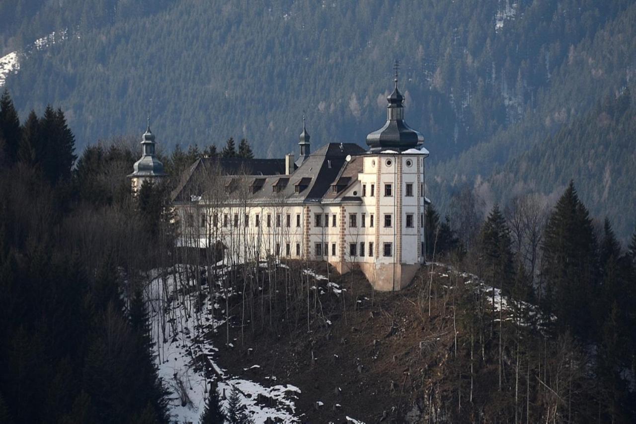 Hotel Die Traube Admont Bagian luar foto