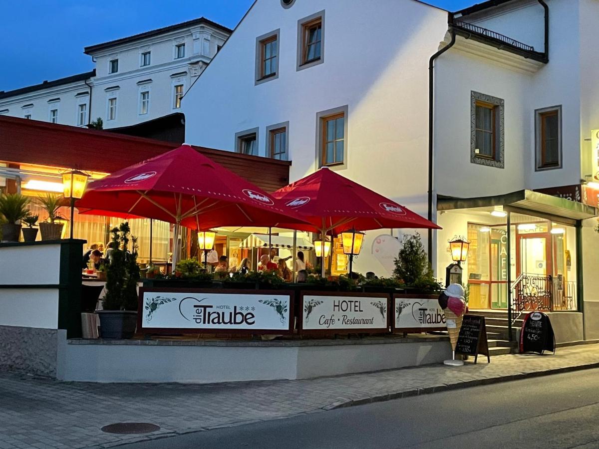 Hotel Die Traube Admont Bagian luar foto