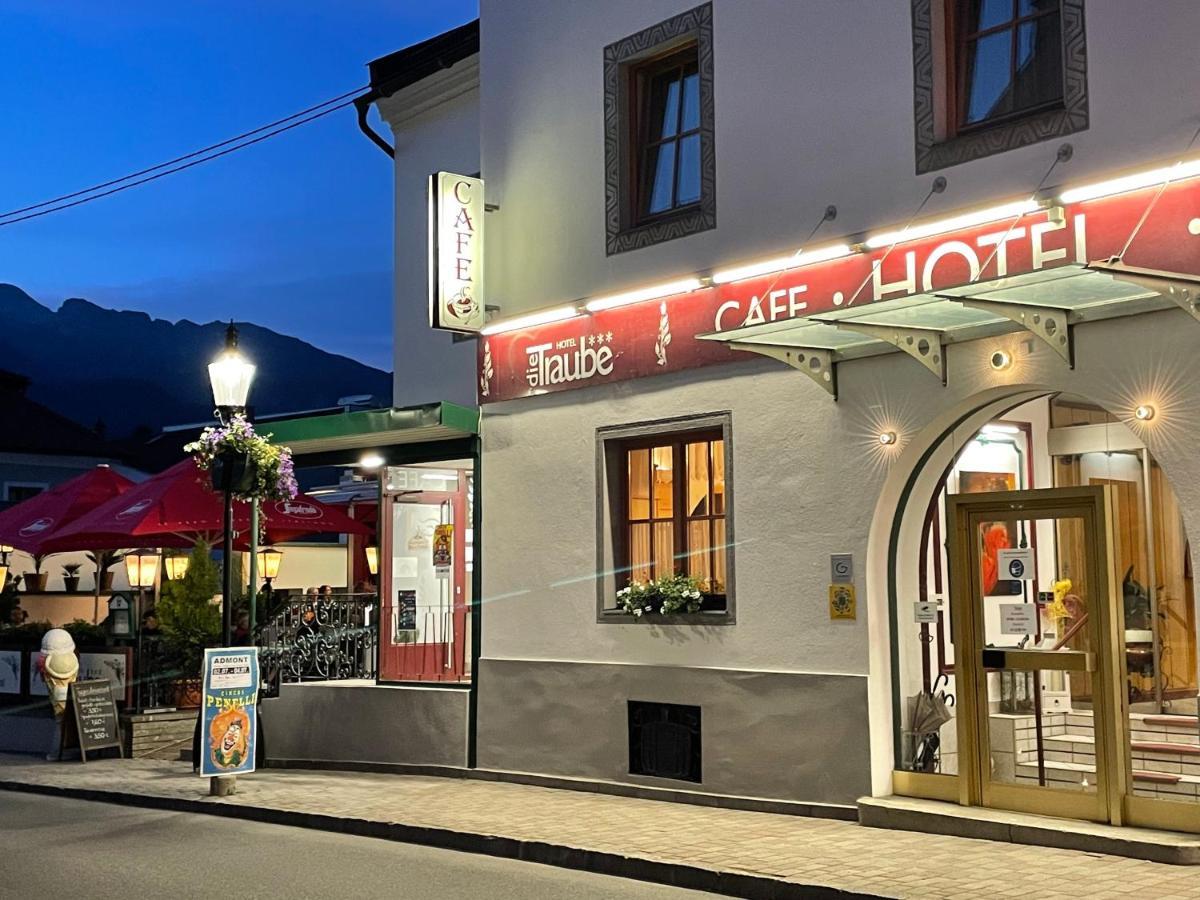 Hotel Die Traube Admont Bagian luar foto