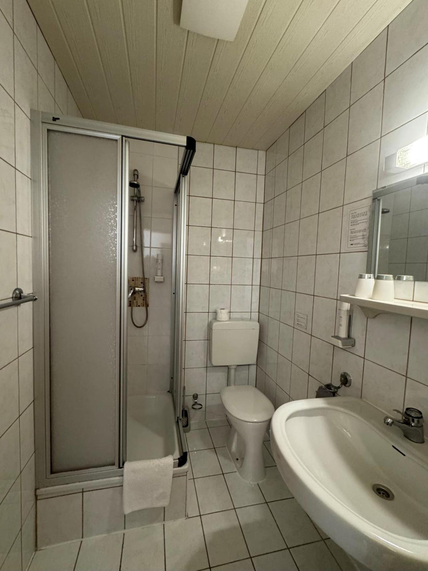 Hotel Die Traube Admont Bagian luar foto